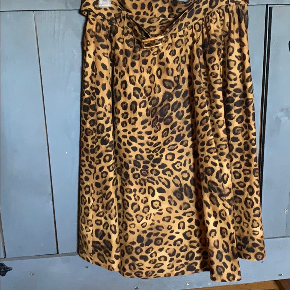 Women’s skirt leopard print